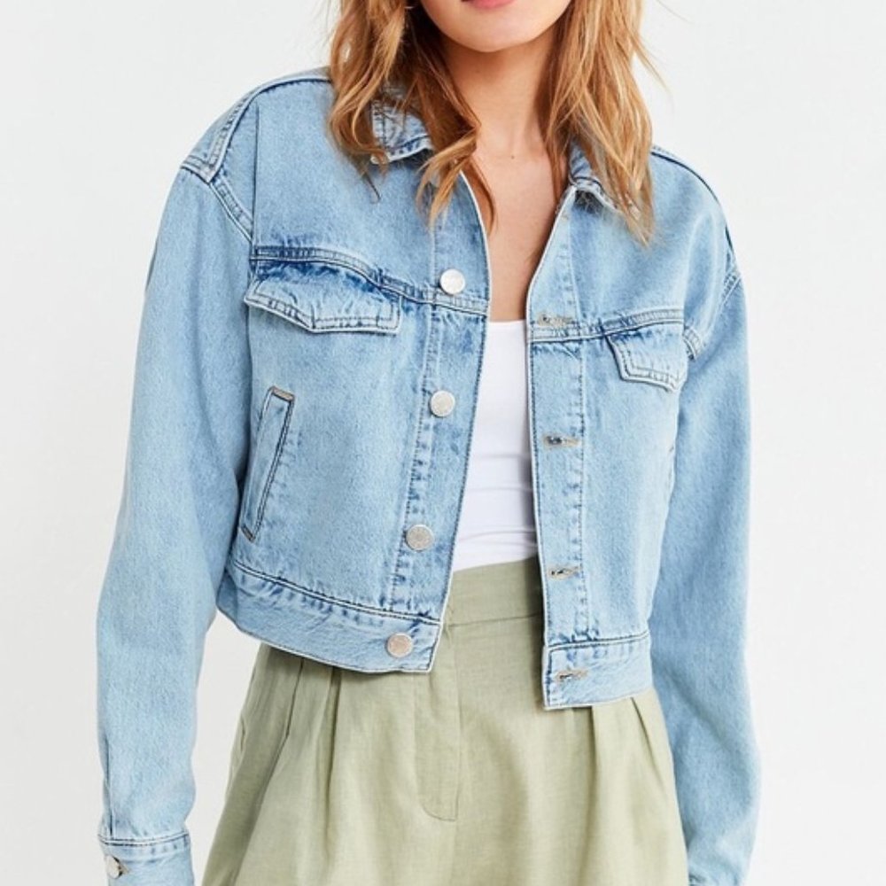 ADORABLE BDG CROPPED DENIM JEAN JACKET LIGHT WASH